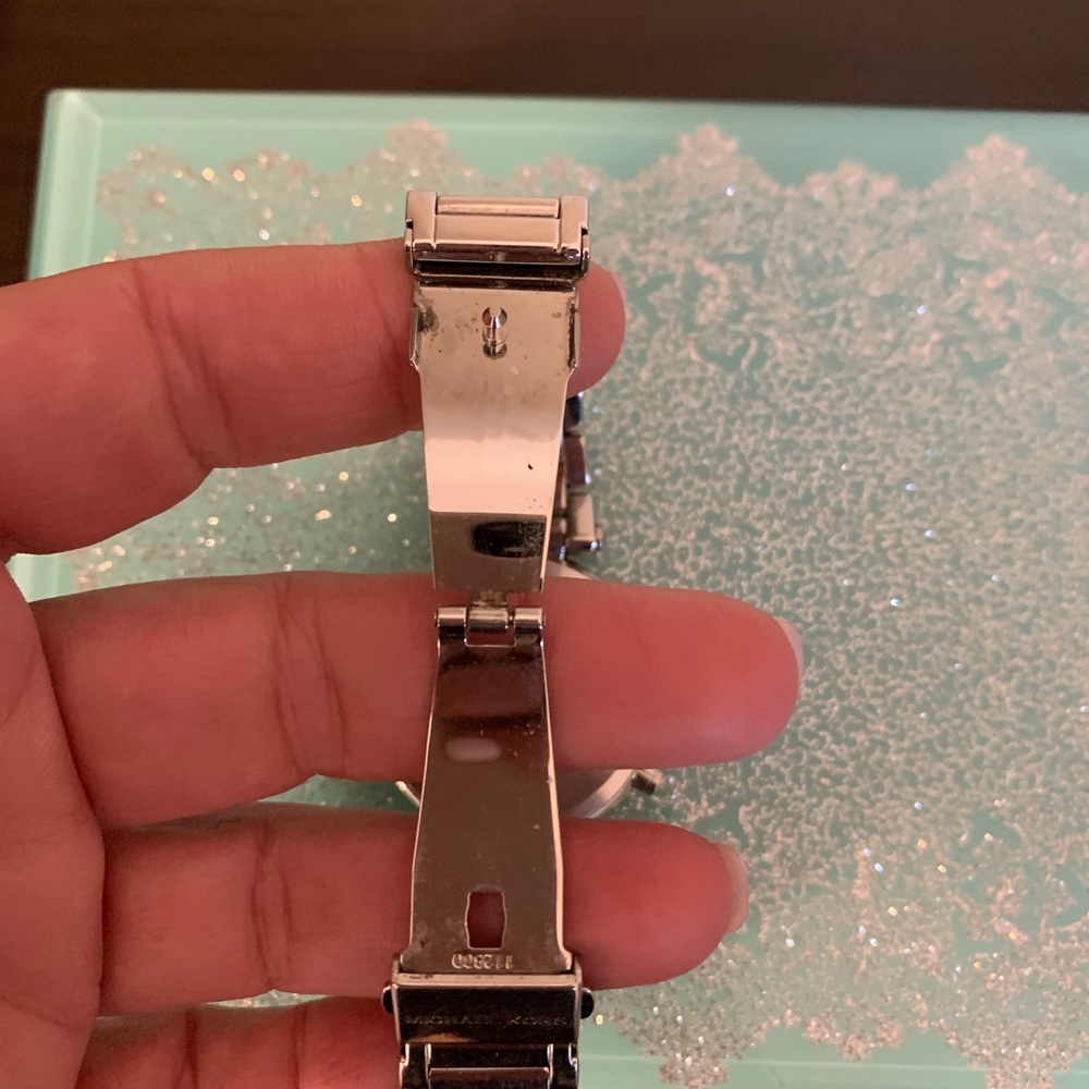 Michael Kors women watch - Picture 10 of 13